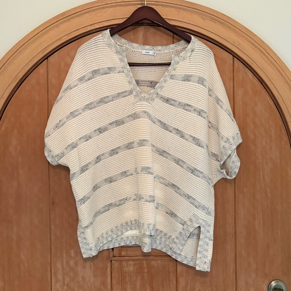 Vince Sweaters - Vince Knit Short Sleeve sweater cape / poncho